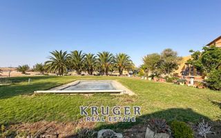 5 Bedroom Small Holding / Plot For Sale in River Plots, Swak...
