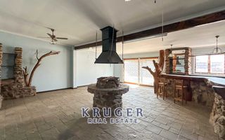 5 Bedroom Small Holding / Plot For Sale in River Plots, Swak...