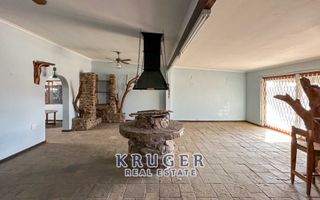 5 Bedroom Small Holding / Plot For Sale in River Plots, Swak...