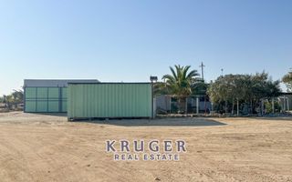 5 Bedroom Small Holding / Plot For Sale in River Plots, Swak...