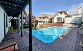 12 Bedroom House For Sale in Meersig