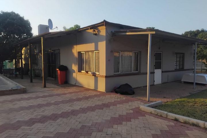 3 Bedroom House For Sale in Tsumeb