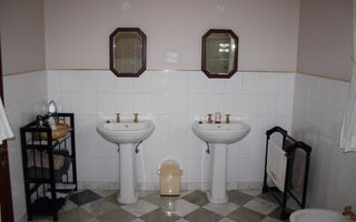 8 Bedroom House For Sale in Klein Windhoek, Windhoek