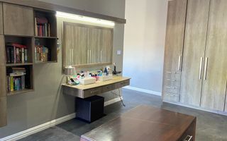 5 Bedroom House For Sale in Pioneers Park, Windhoek