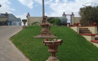 4 Bedroom House For Sale in Lüderitz