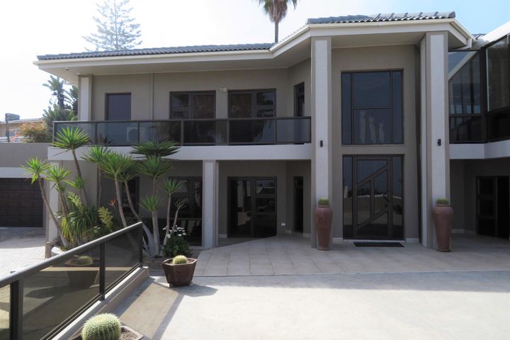 5 Bedroom House For Sale in Swakopmund Central, Swakopmund