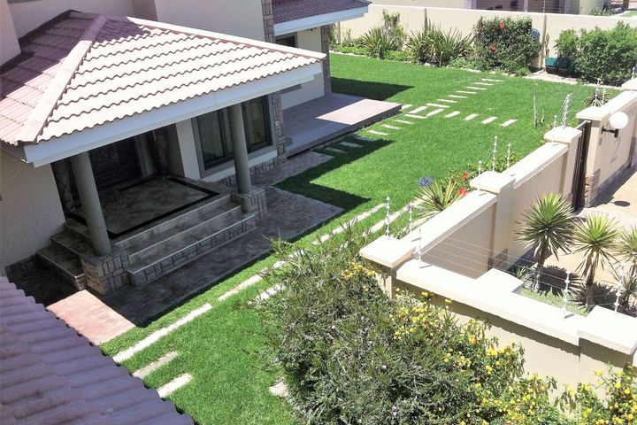 4 Bedroom House For Sale in Vogelstrand, Swakopmund