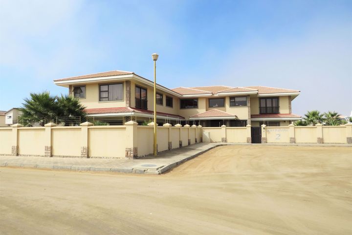 4 Bedroom House For Sale in Vogelstrand, Swakopmund