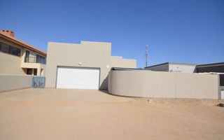 4 Bedroom House For Sale in Henties Bay