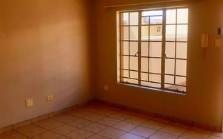 2 Bedroom Apartment/Penthouse For Sale in Pioneers Park, Win...