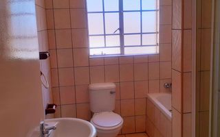 2 Bedroom Apartment/Penthouse For Sale in Pioneers Park, Win...