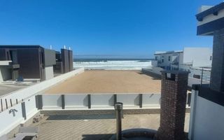 5 Bedroom House For Sale in Mile 4 Extension 1, Swakopmund
