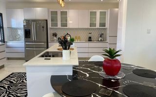 5 Bedroom House For Sale in Mile 4 Extension 1, Swakopmund