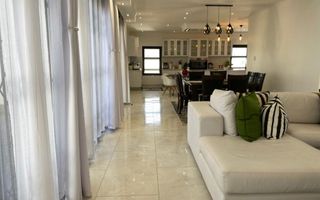 5 Bedroom House For Sale in Mile 4 Extension 1, Swakopmund