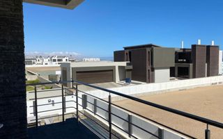 5 Bedroom House For Sale in Mile 4 Extension 1, Swakopmund