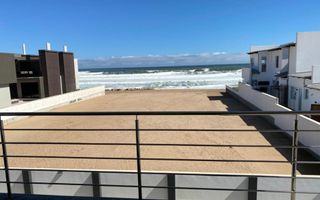 5 Bedroom House For Sale in Mile 4 Extension 1, Swakopmund