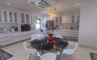 5 Bedroom House For Sale in Mile 4 Extension 1, Swakopmund