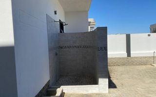 5 Bedroom House For Sale in Mile 4 Extension 1, Swakopmund