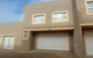 3 Bedroom Apartment/Penthouse For Sale in Henties Bay