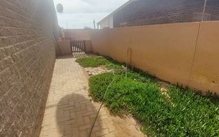 3 Bedroom Apartment/Penthouse For Sale in Henties Bay