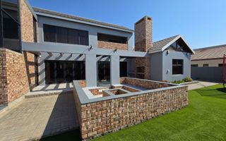 5 Bedroom House For Sale in Kramersdorf, Swakopmund