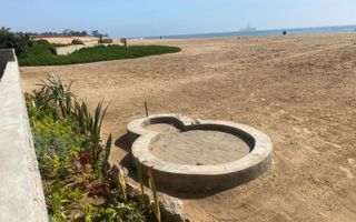 4 Bedroom House For Sale in Long Beach