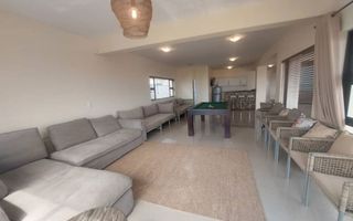 4 Bedroom House For Sale in Long Beach