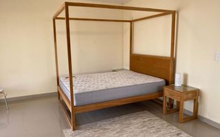 4 Bedroom House For Sale in Long Beach