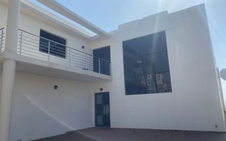 4 Bedroom House For Sale in Long Beach