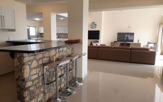 4 Bedroom House For Sale in Long Beach