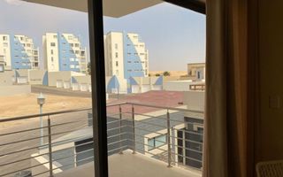 4 Bedroom House For Sale in Long Beach