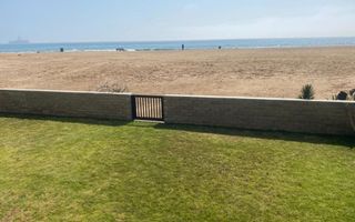 4 Bedroom House For Sale in Long Beach