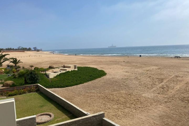 4 Bedroom House For Sale in Long Beach