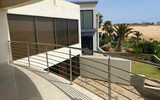 4 Bedroom House For Sale in Long Beach