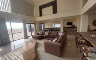 4 Bedroom House For Sale in Long Beach