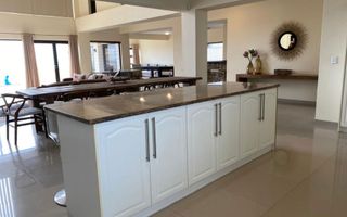 4 Bedroom House For Sale in Long Beach