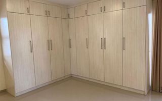 4 Bedroom House For Sale in Long Beach