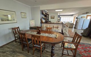 6 Bedroom House For Sale in Vogelstrand, Swakopmund