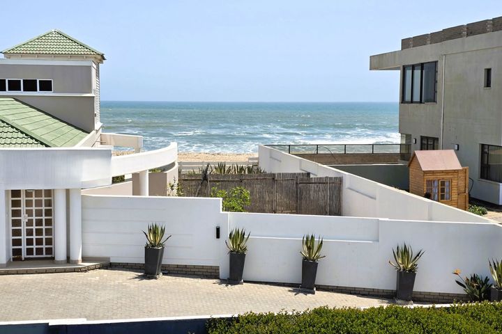 6 Bedroom House For Sale in Vogelstrand, Swakopmund