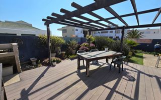 6 Bedroom House For Sale in Vogelstrand, Swakopmund