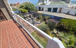 6 Bedroom House For Sale in Vogelstrand, Swakopmund