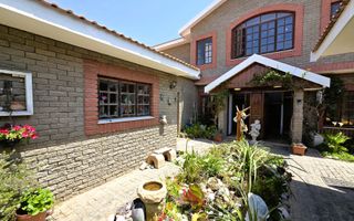 6 Bedroom House For Sale in Vogelstrand, Swakopmund