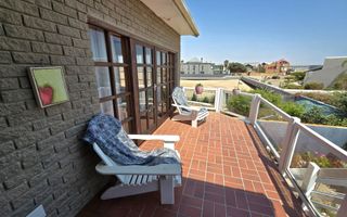 6 Bedroom House For Sale in Vogelstrand, Swakopmund