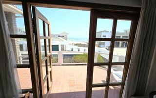 6 Bedroom House For Sale in Vogelstrand, Swakopmund