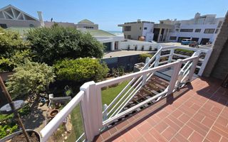 6 Bedroom House For Sale in Vogelstrand, Swakopmund