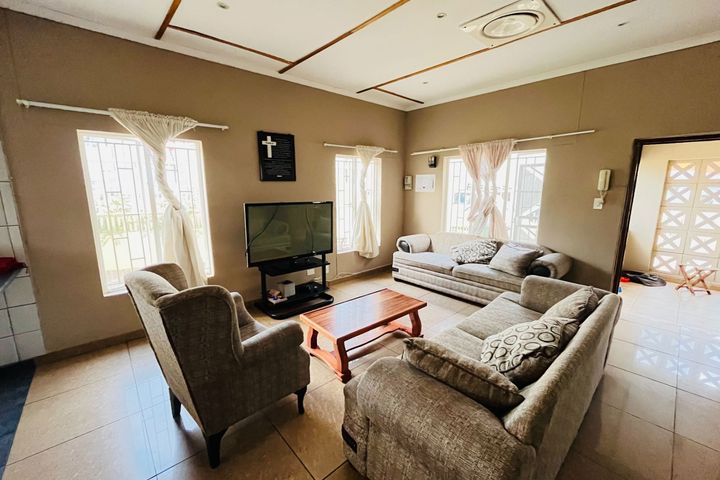 3 Bedroom House For Sale in Rocky Crest, Windhoek