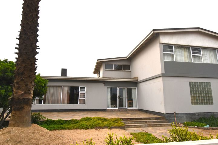 3 Bedroom House For Sale in Walvis Bay Central