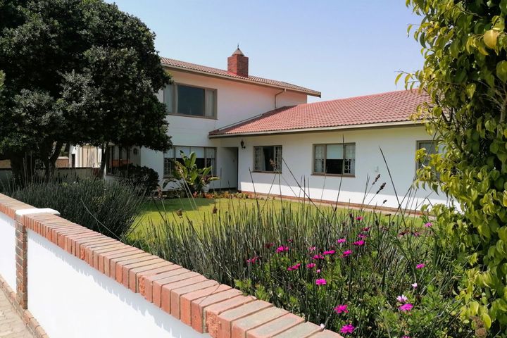 5 Bedroom House For Sale in Kramersdorf, Swakopmund