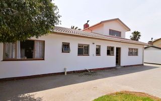 5 Bedroom House For Sale in Kramersdorf, Swakopmund