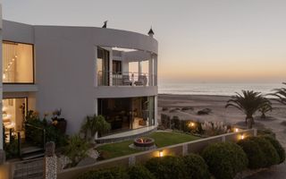 3 Bedroom House For Sale in Dolphin Beach